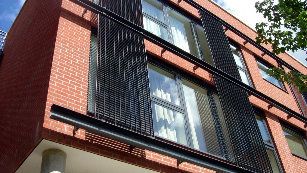 Stalen zonwering kartonnage.JPG