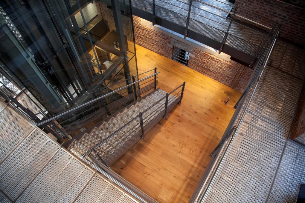 Unesco Belfort Mons - geperforeerde looppaden en trapconstructies 4.jpg