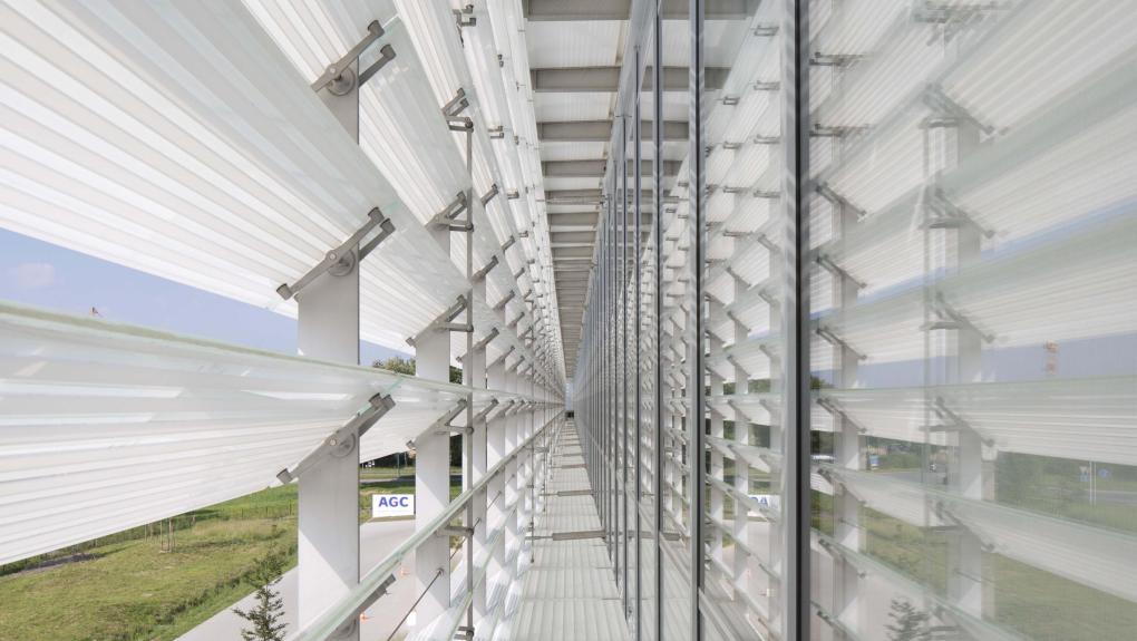 Glazen zonwering.jpg