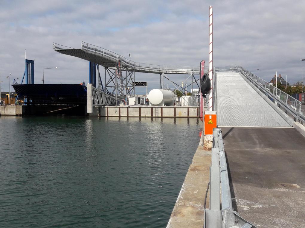 SP gratings in the Port of Rønne_1.jpg